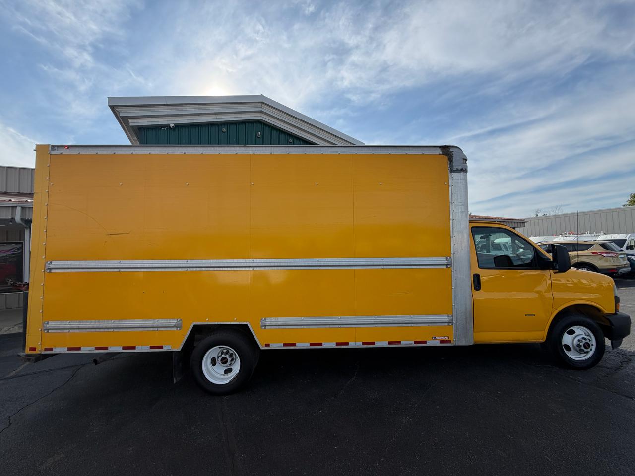 gmc savana cutaway 2018 7GZ37TCG0JN900696 image gmc savana cutaway 2018 7GZ37TCG0JN900696 image
